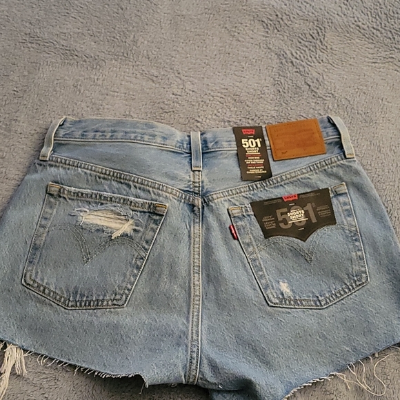 Levis shorts - Picture 2 of 3